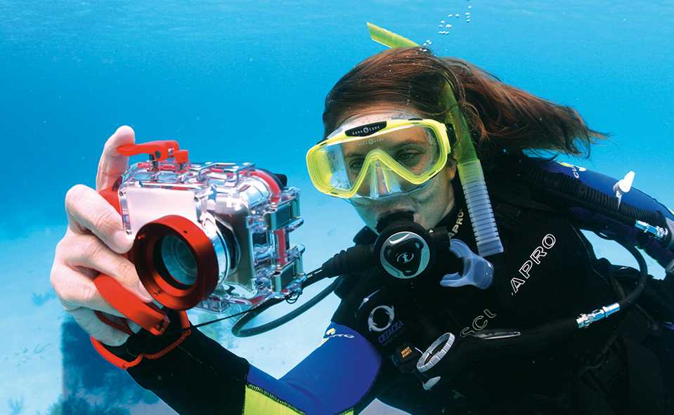 Снимаем под водой: как лучше и с какой техникой?