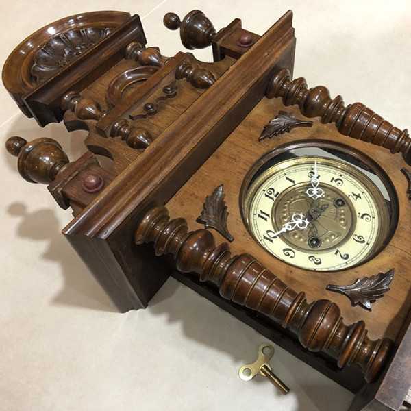Часы с маятником настенные механические в деревянном корпусе: фото, настройка