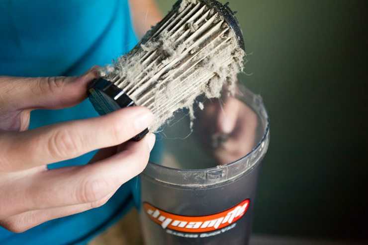 Как почистить пылесос: можно ли мыть фильтр