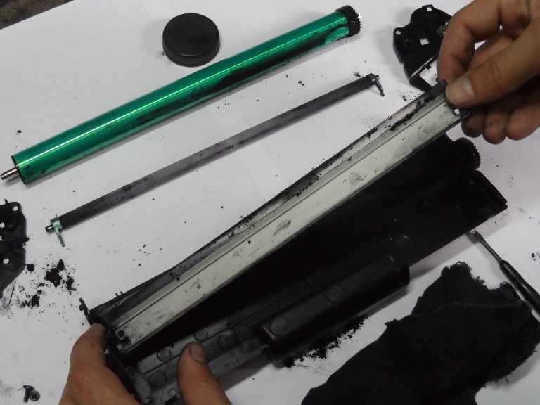 Необходимо своевременно выполнять ремонт принтеров HP. Как правильно осуществлять ремонт струйных и лазерных принтеров своими руками Как отремонтировать головку цветного принтера в домашних условиях
