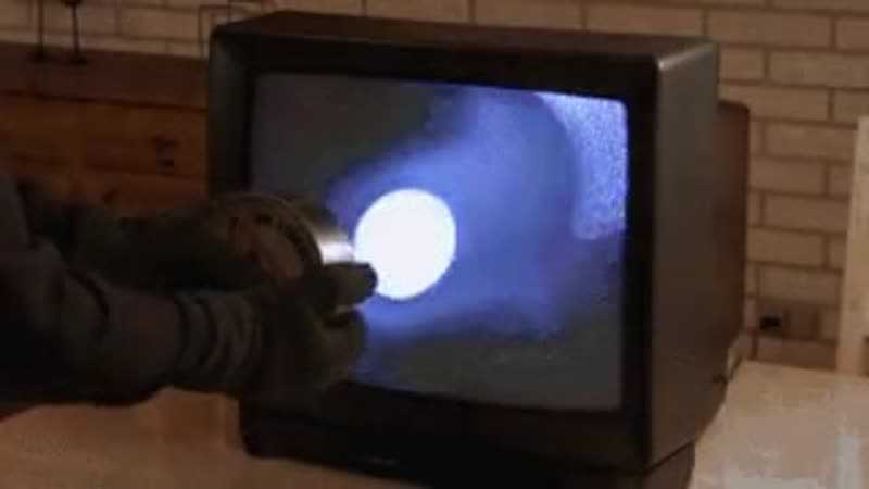 Как размагнитить экран телевизора в домашних условиях