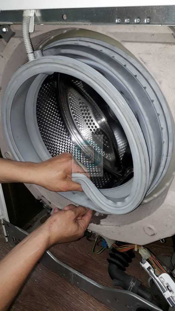 Как выполнить замену манжеты люка стиральной машины indesit?