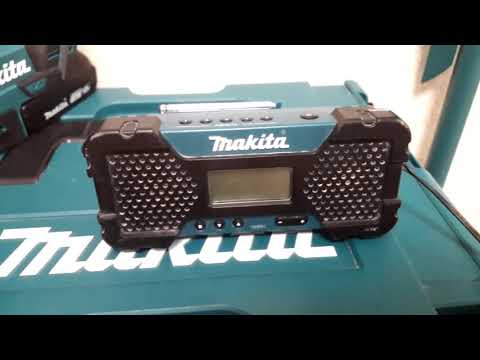 Аккумуляторный радиоприемник makita mr051 (без аккумулятора и зарядного устройства)