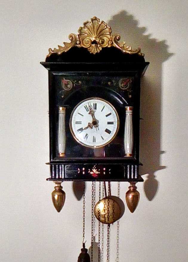 Настенные механические часы с маятником для дома