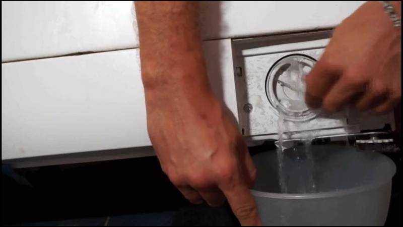 Не сливает воду стиральная машина: причины и их устранение