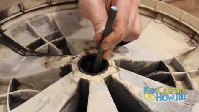 Замена подшипника в стиральной машине hotpoint-ariston: как поменять подшипники барабана своими руками? советы по ремонту