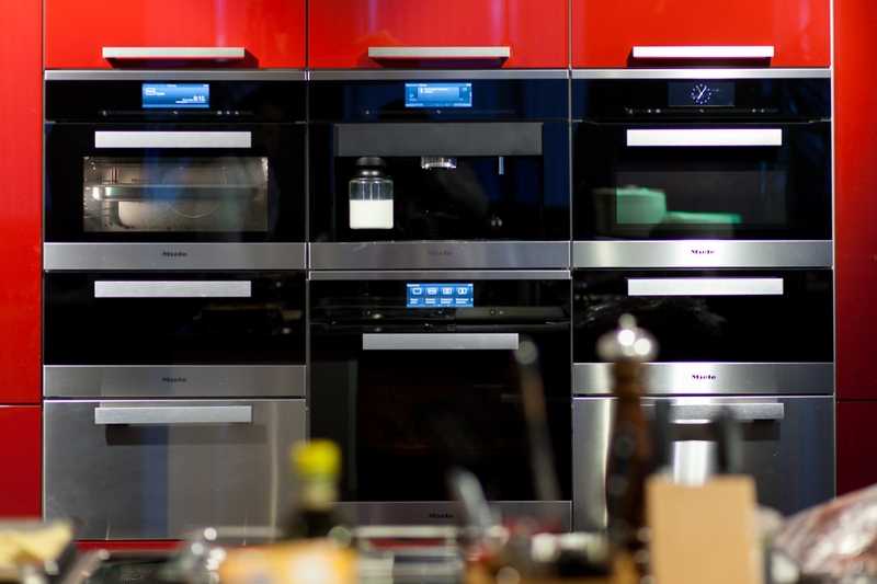 Телевизор на кухню: какой выбрать и где установить + рейтинг лучших моделей