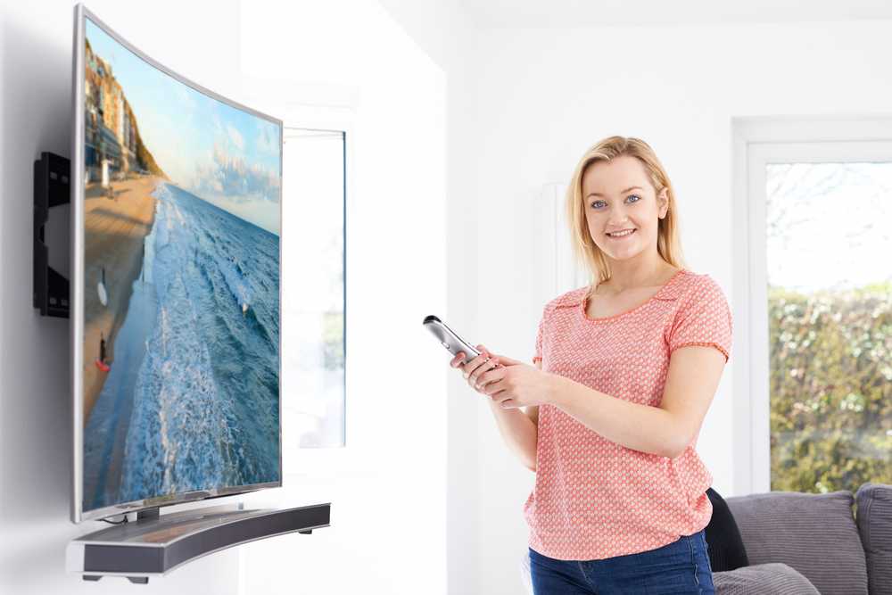 Что лучше выбрать — телевизор с изогнутым или прямым экраном