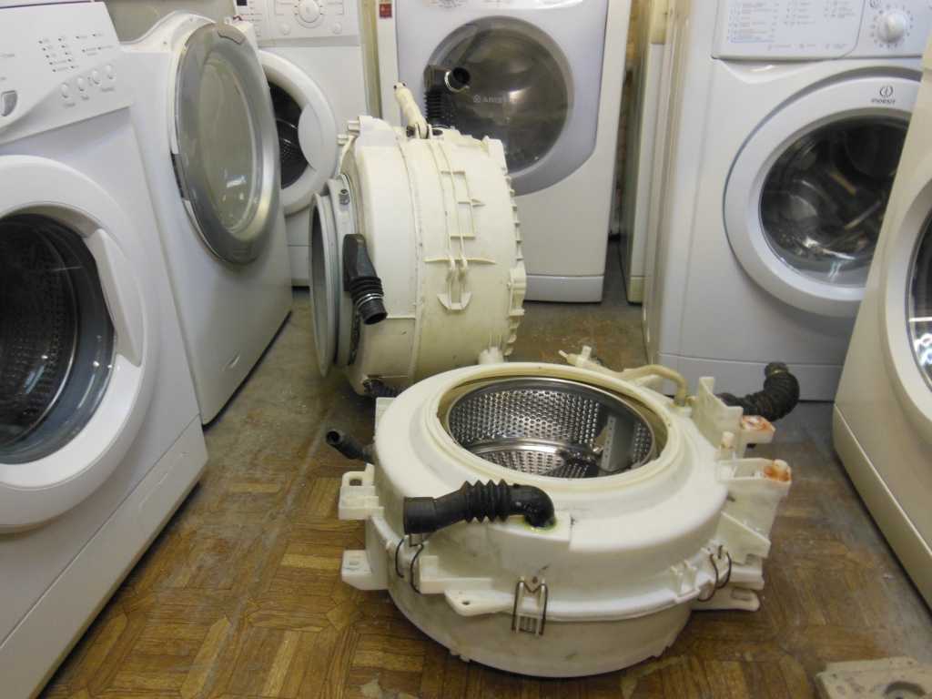 В каких стиральных машинах разборный бак?