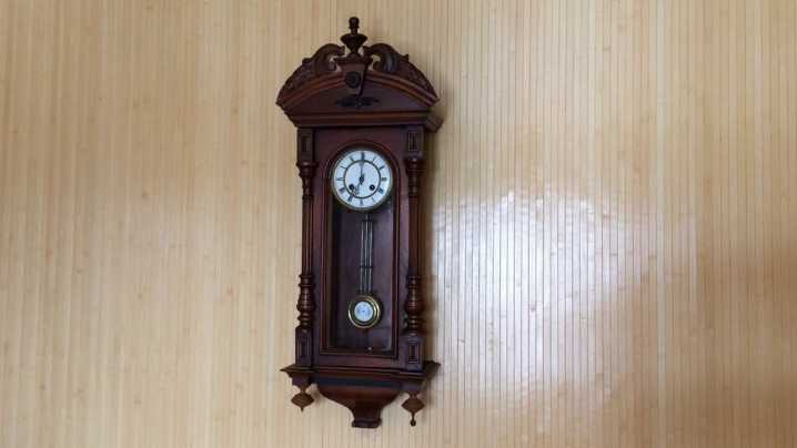 Напольные часы (67 фото): выбираем механические модели с маятником и боем в деревянном корпусе от hermle, итальянских и других производителей